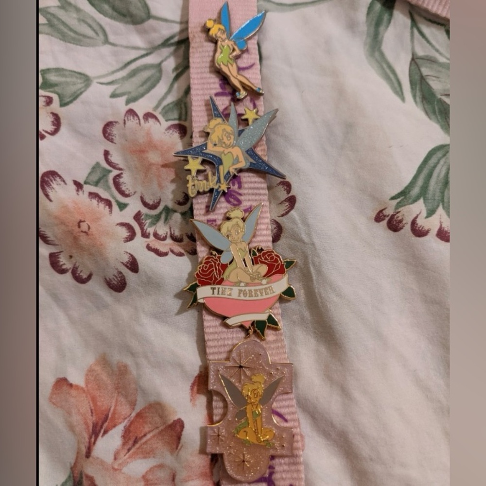 Vintage Disney World pin collection & lanyard - Picture 2 of 13